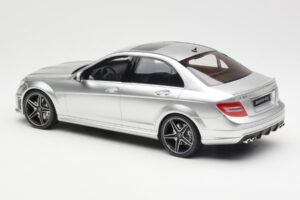 Mercedes C63 AMG W204 Hõbedane GT Spirit 1:18 GT462 Vaik - pilt 5/6