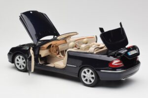 Mercedes CLK 500 W209 Kabriolett Tumesinine Metallik Kyosho 1:18 B66962174 Metall - pilt 6/9