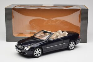 Mercedes CLK 500 W209 Kabriolett Tumesinine Metallik Kyosho 1:18 B66962174 Metall - pilt 9/9