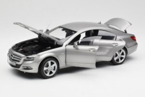 Mercedes CLS C218 Designo Alubeam Titanium Norev 1:18 B66961298 Metall - pilt 2/8