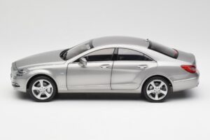 Mercedes CLS C218 Designo Alubeam Titanium Norev 1:18 B66961298 Metall - pilt 4/8