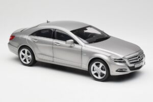 Mercedes CLS C218 Designo Alubeam Titanium Norev 1:18 B66961298 Metall - pilt 6/8