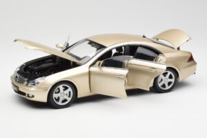 Mercedes CLS C219 Hele Beež Kuld Kyosho 1:18 08401LBE Metall - pilt 2/8
