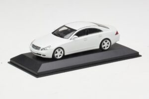 Mercedes CLS-Class C219 Linea Valge Minichamps 1:43 436034300 Metall - pilt 2/4