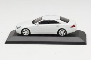 Mercedes CLS-Class C219 Linea Valge Minichamps 1:43 436034300 Metall