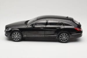 Mercedes CLS Shooting Brake X218 Obsidian Black Norev 1:18 B66960115 Metall - pilt 4/8