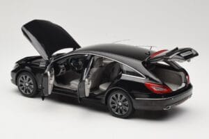 Mercedes CLS Shooting Brake X218 Obsidian Black Norev 1:18 B66960115 Metall - pilt 5/8