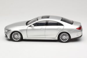 Mercedes CLS C257 Hõbedane Norev 1:18 183489 Metall - pilt 4/8