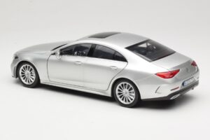 Mercedes CLS C257 Hõbedane Norev 1:18 183489 Metall - pilt 7/8