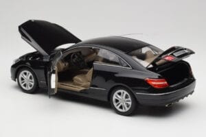 Mercedes E-Class Coupe C207 Obsidian Black Metallic Norev 1:18 B66962418 Metall - pilt 5/8