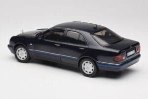 Mercedes E-Class W210 E320 Must Sun Star 1:18 1151 Metall - pilt 7/8