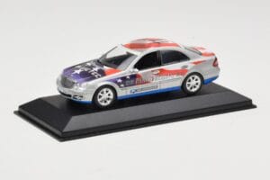 Mercedes E-Class W211 #11 Bluetec Paris-Beijing 2006 Minichamps 1:43 B66962267-R Metall - pilt 2/4
