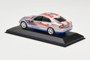 Mercedes E-Class W211 #11 Bluetec Paris-Beijing 2006 Minichamps 1:43 B66962267-R Metall - pilt 3/4