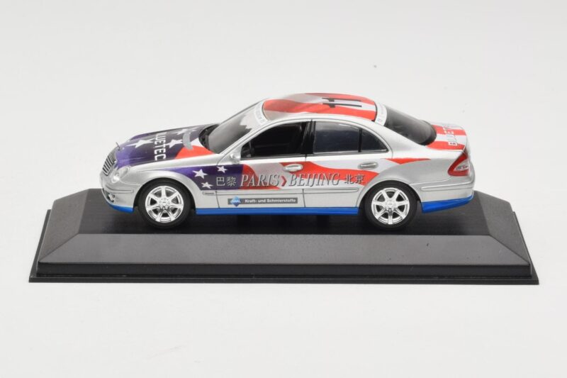 Mercedes E-Class W211 #11 Bluetec Paris-Beijing 2006 Minichamps 1:43 B66962267-R Metall