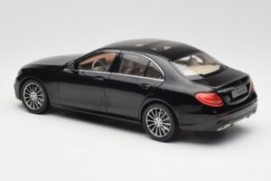 Mercedes E-Class W213 Obsidian Must iScale 1:18 B66960380 Metall - pilt 7/8