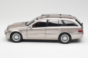 Mercedes E320 CDI W210 Universaal Cubanite Hõbe Kyosho 1:18 B66962188 Metall - pilt 4/8