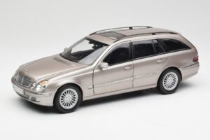 Mercedes E320 CDI W210 Universaal Cubanite Hõbe Kyosho 1:18 B66962188 Metall