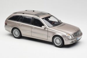 Mercedes E320 CDI W210 Universaal Cubanite Hõbe Kyosho 1:18 B66962188 Metall - pilt 6/8