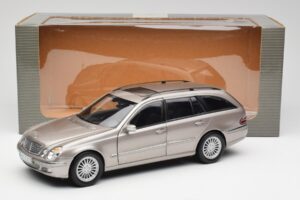 Mercedes E320 CDI W210 Universaal Cubanite Hõbe Kyosho 1:18 B66962188 Metall - pilt 8/8
