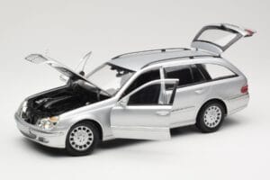 Mercedes E320 T-Modell S210 Elegance Hõbedane Kyosho 1:18 B66962166 Metall - pilt 2/8