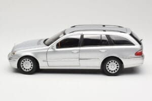 Mercedes E320 T-Modell S210 Elegance Hõbedane Kyosho 1:18 B66962166 Metall - pilt 4/8