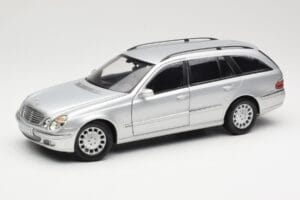 Mercedes E320 T-Modell S210 Elegance Hõbedane Kyosho 1:18 B66962166 Metall