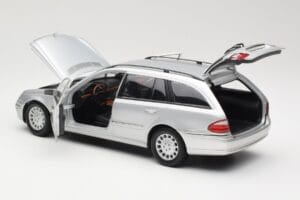 Mercedes E320 T-Modell S210 Elegance Hõbedane Kyosho 1:18 B66962166 Metall - pilt 5/8