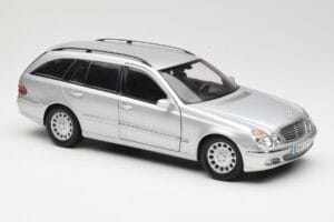 Mercedes E320 T-Modell S210 Elegance Hõbedane Kyosho 1:18 B66962166 Metall - pilt 6/8