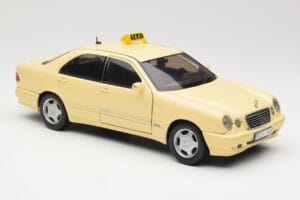 Mercedes E320 W210 Taxi Sun Star 1:18 1160 Metall - pilt 6/8