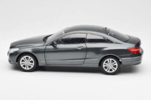 Mercedes E500 C207 Coupe Tenoric Hall Norev 1:18 183540 Metall - pilt 4/8