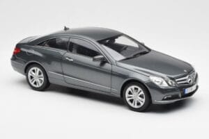 Mercedes E500 C207 Coupe Tenoric Hall Norev 1:18 183540 Metall - pilt 6/8