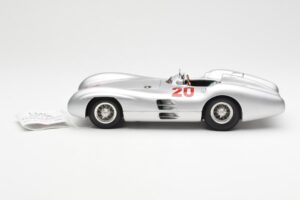 Mercedes W196 Streamliner #20 K. Kling French GP 1954 CMC 1:18 M-128B Metall - pilt 3/6