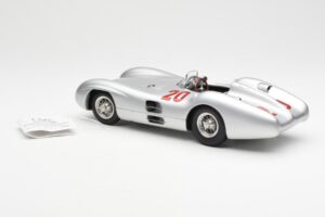Mercedes W196 Streamliner #20 K. Kling French GP 1954 CMC 1:18 M-128B Metall - pilt 5/6