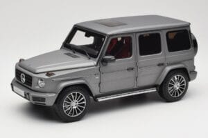 Mercedes G-Class G500 W463A Designo Platinum Magno Minichamps 1:18 B66960811 Metall