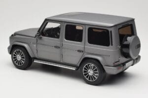 Mercedes G-Class G500 W463A Designo Platinum Magno Minichamps 1:18 B66960811 Metall - pilt 7/8