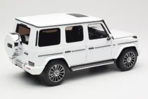 Mercedes G-Class G 500 W463A Diamond White Metallic Minichamps 1:18 113037111 Metall - pilt 3/8