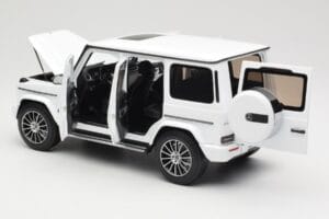 Mercedes G-Class G 500 W463A Diamond White Metallic Minichamps 1:18 113037111 Metall - pilt 5/8