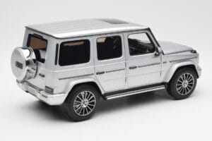 Mercedes G-Class G 500 W463A Iridium Silver Metallic Minichamps 1:18 113037112 Metall - pilt 3/8