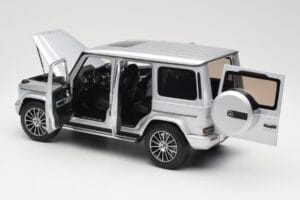 Mercedes G-Class G 500 W463A Iridium Silver Metallic Minichamps 1:18 113037112 Metall - pilt 5/8