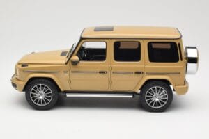 Mercedes G-Class G 500 W463A Solarbeam Yellow Metallic Minichamps 1:18 113037108 Metall - pilt 4/8