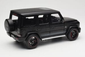 Mercedes G-Class G63 AMG W463A Matt Black Minichamps 1:18 110037064 Metall - pilt 3/8