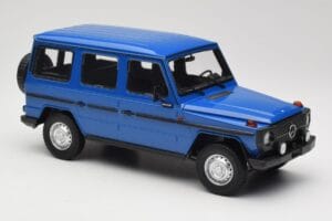 Mercedes G-Class W460 LWB Tumesinine Minichamps 1:18 155038100 Metall - pilt 4/6