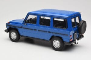Mercedes G-Class W460 LWB Tumesinine Minichamps 1:18 155038100 Metall - pilt 5/6