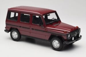 Mercedes G-Class W460 LWB Tumepunane Minichamps 1:18 155038102 Metall - pilt 4/6
