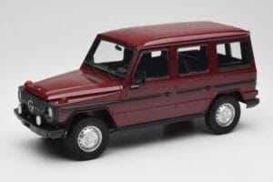 Mercedes G-Class W460 LWB Tumepunane Minichamps 1:18 155038102 Metall
