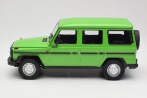 Mercedes G-Class W460 LWB Roheline Minichamps 1:18 155038101 Metall - pilt 3/6