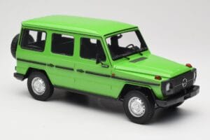 Mercedes G-Class W460 LWB Roheline Minichamps 1:18 155038101 Metall - pilt 4/6