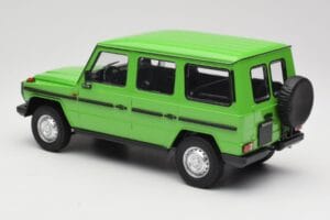 Mercedes G-Class W460 LWB Roheline Minichamps 1:18 155038101 Metall - pilt 5/6