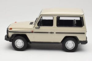 Mercedes G-Class W460 SWB Grey Metallic Minichamps 1:18 155038004 Metall - pilt 3/6