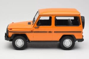 Mercedes G-Class W460 SWB Oranž Minichamps 1:18 155038000 Metall - pilt 3/6